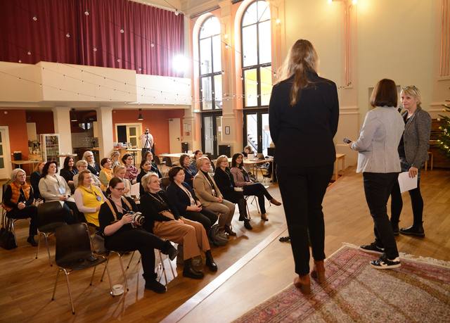 Vortrag vor Publikum im Saal